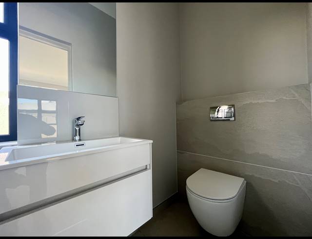 4 BEDROOM HOUSE FOR SALE IN SANDOWN